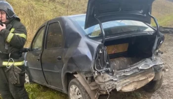 Сотрудники МЧС выезжали на место ДТП в Калуге Сотрудники МЧС выезжали на место ДТП в Калуге